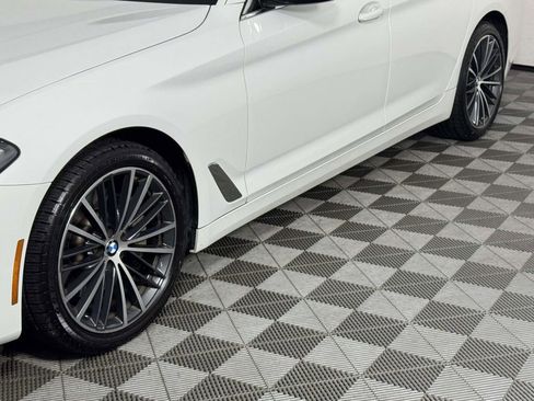 Used 2022 BMW 530i xDrive w/ Convenience Package AWD/4WD image 12