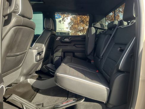 Used 2022 GMC Sierra 1500 AT4X image 17