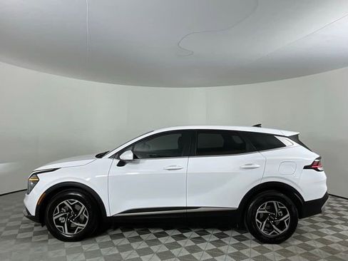 Used 2025 Kia Sportage LX FWD image 8
