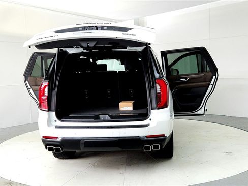 Used 2025 GMC Yukon Denali Ultimate image 11