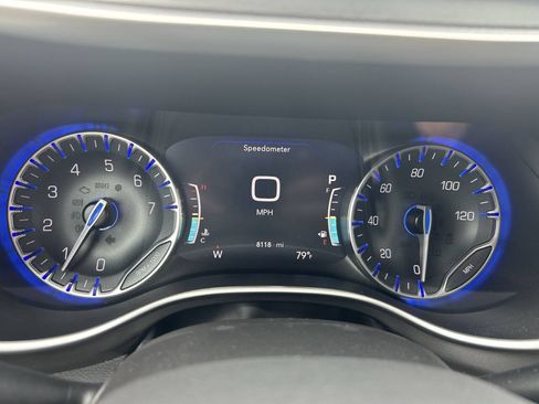 Used 2023 Chrysler Pacifica Touring-L FWD image 20