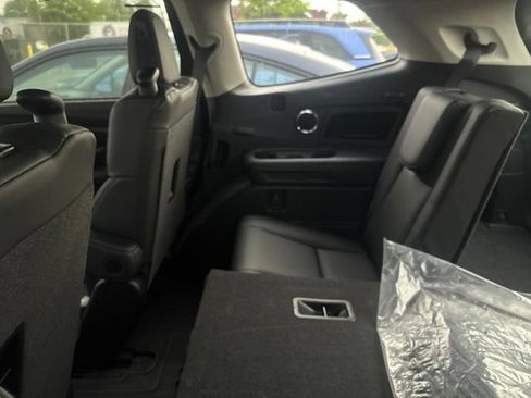 Used 2025 Subaru Ascent Touring AWD/4WD image 6
