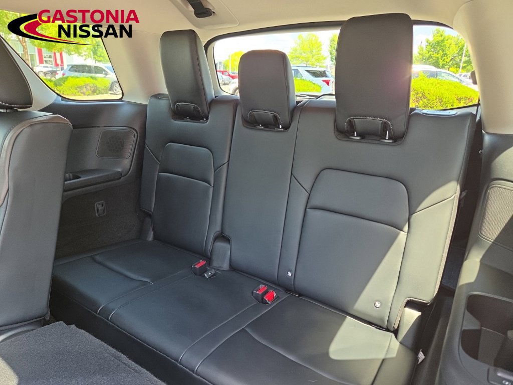 Certified 2024 Nissan Pathfinder Platinum w/ Cargo Package FWD image 38