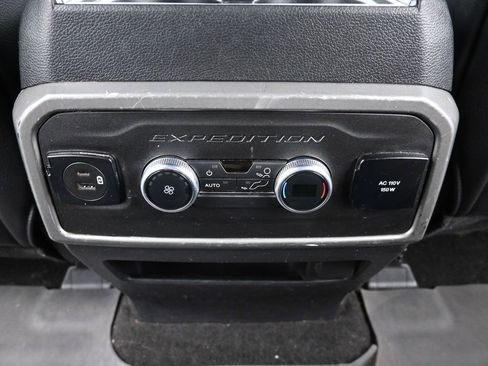 Used 2021 Ford Expedition XLT image 16