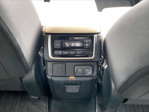 Used 2020 Subaru Ascent Premium w/ Convenience Package AWD/4WD image 15