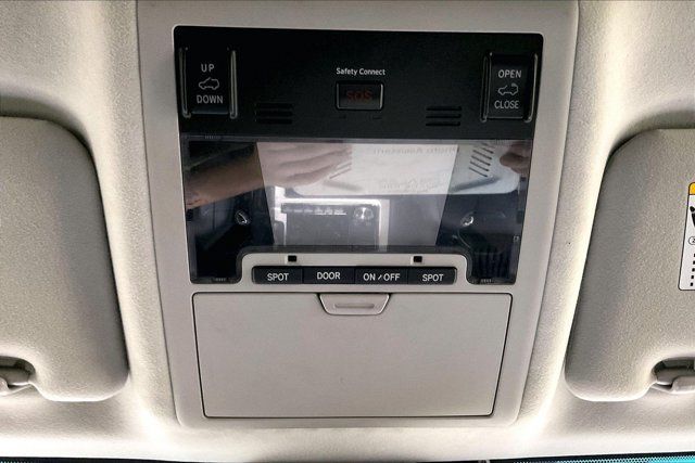 Used 2018 Toyota Land Cruiser AWD/4WD image 36