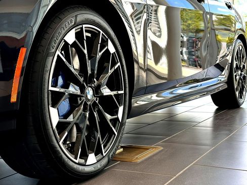 New 2025 BMW M235i xDrive w/ Technology Package image 2