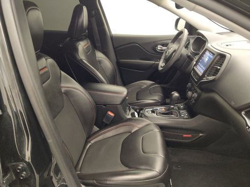 Used 2022 Jeep Cherokee Trailhawk image 21