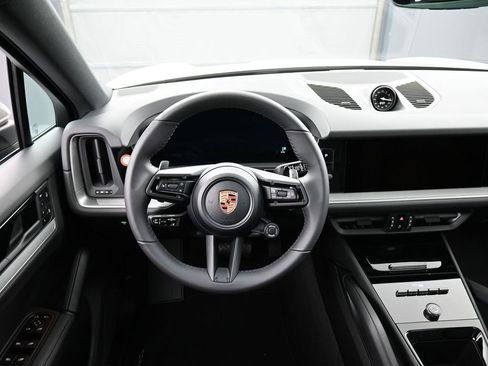 New 2026 Porsche Cayenne Coupe AWD/4WD image 18