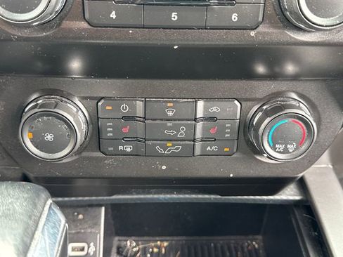 Used 2020 Ford F150 XLT w/ Equipment Group 302A Luxury AWD/4WD image 31