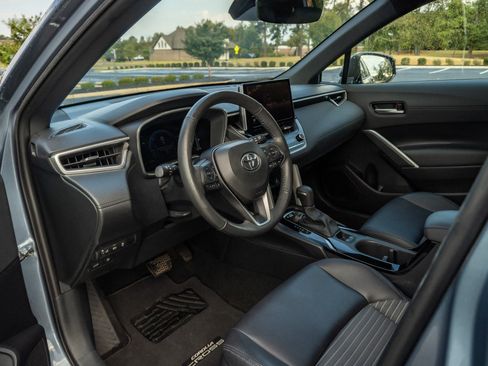 Used 2024 Toyota Corolla Cross AWD Hybrid w/ Convenience Package image 11