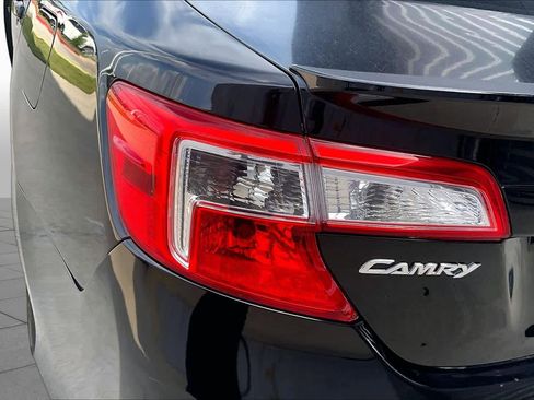 Used 2012 Toyota Camry SE FWD image 24