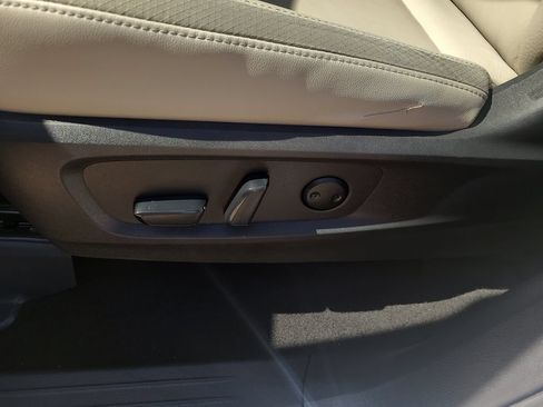 Certified 2023 Nissan Pathfinder SL FWD image 21