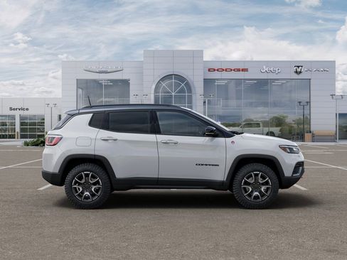 New 2026 Jeep Compass Trailhawk w/ Sun, Sound & Navigation Group image 22