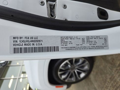 Used 2022 Jeep Grand Wagoneer Series III w/ HD Trailer Tow Package image 34