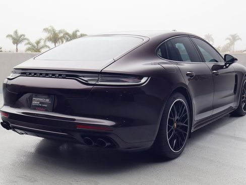Certified 2022 Porsche Panamera Platinum Edition image 9