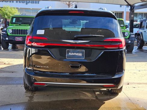 New 2026 Chrysler Pacifica Pinnacle FWD image 7