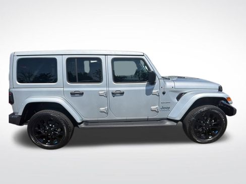 Used 2023 Jeep Wrangler Unlimited Sahara AWD/4WD image 2