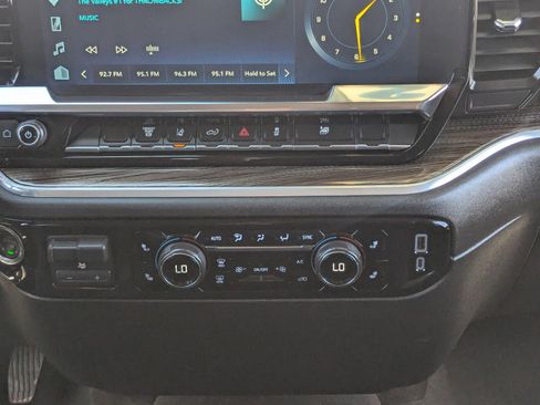 Certified 2025 Chevrolet Silverado 2500 LT w/ Convenience Package image 19