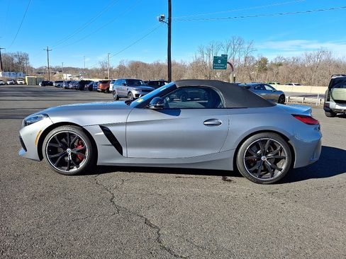 Used 2023 BMW Z4 M40i w/ Premium Package image 3