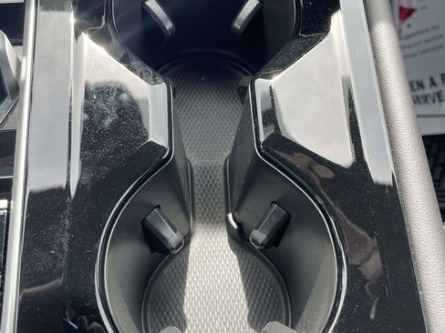 Used 2025 Volkswagen Atlas Cross Sport SE image 29