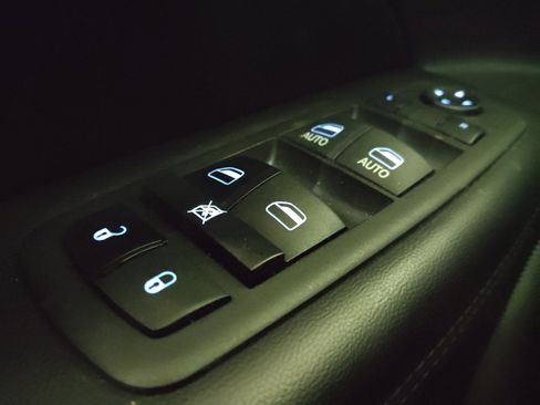 Used 2021 Jeep Grand Cherokee Limited RWD image 27