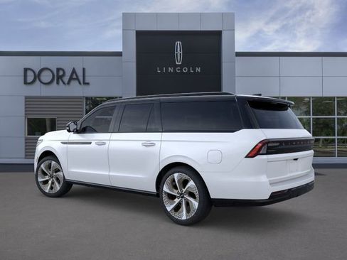 New 2026 Lincoln Navigator L Black Label AWD/4WD image 4