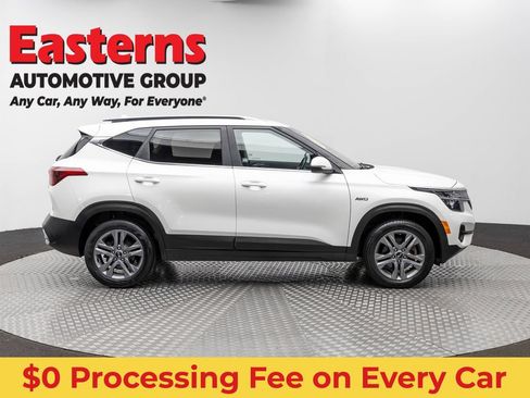 Used 2021 Kia Seltos S AWD/4WD image 4