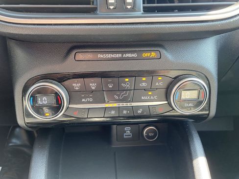 Used 2021 Ford Escape SE w/ SE Sport Appearance Package AWD/4WD image 24