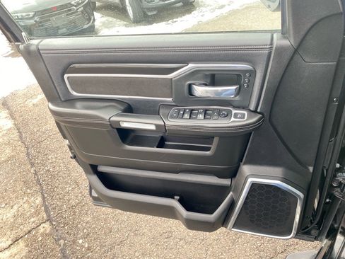 Used 2019 RAM 2500 Laramie w/ Black Appearance Package image 22