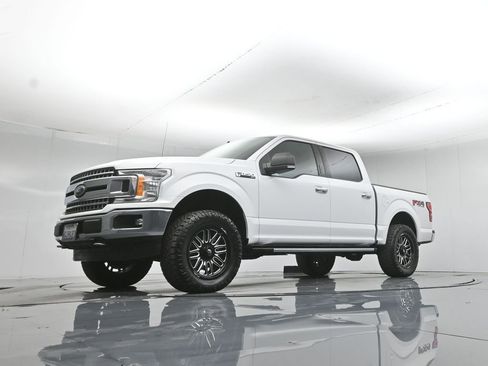 Used 2020 Ford F150 XLT w/ Equipment Group 302A Luxury AWD/4WD image 45