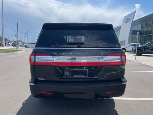 Used 2019 Lincoln Navigator Reserve image 6