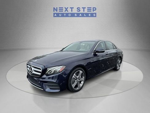Used 2017 Mercedes-Benz E 300 4MATIC image 3