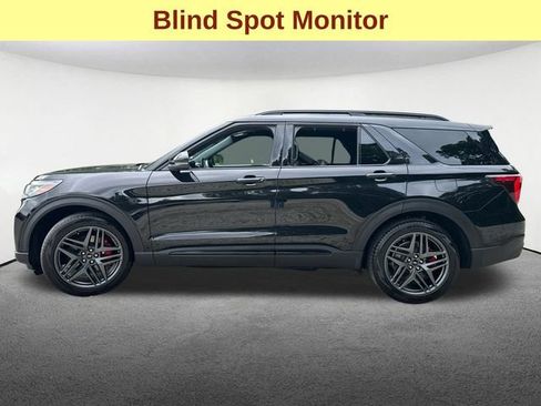 Used 2025 Ford Explorer ST AWD/4WD image 7