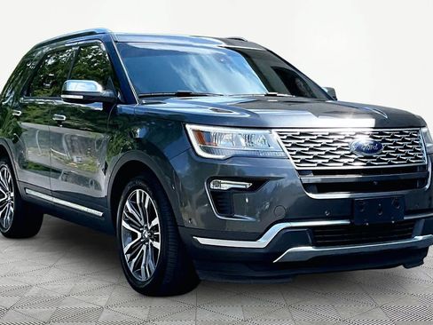 Used 2018 Ford Explorer Platinum AWD/4WD image 3