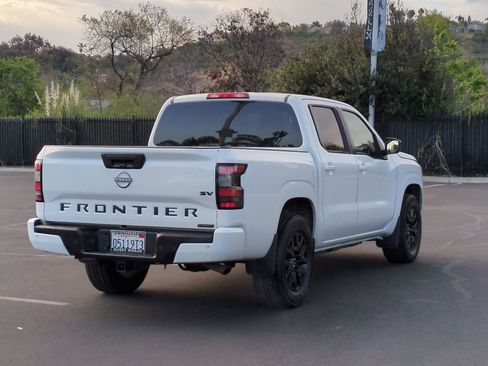 Used 2023 Nissan Frontier SV w/ Midnight Edition Package image 8