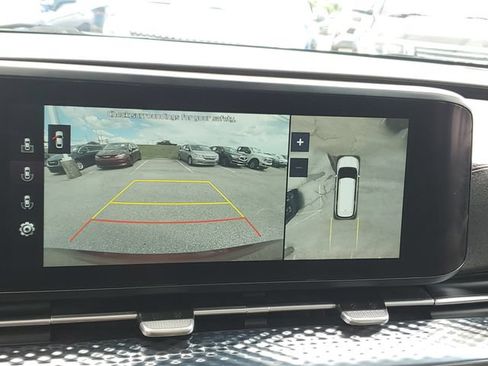 Used 2022 Kia Carnival SX Prestige FWD image 17