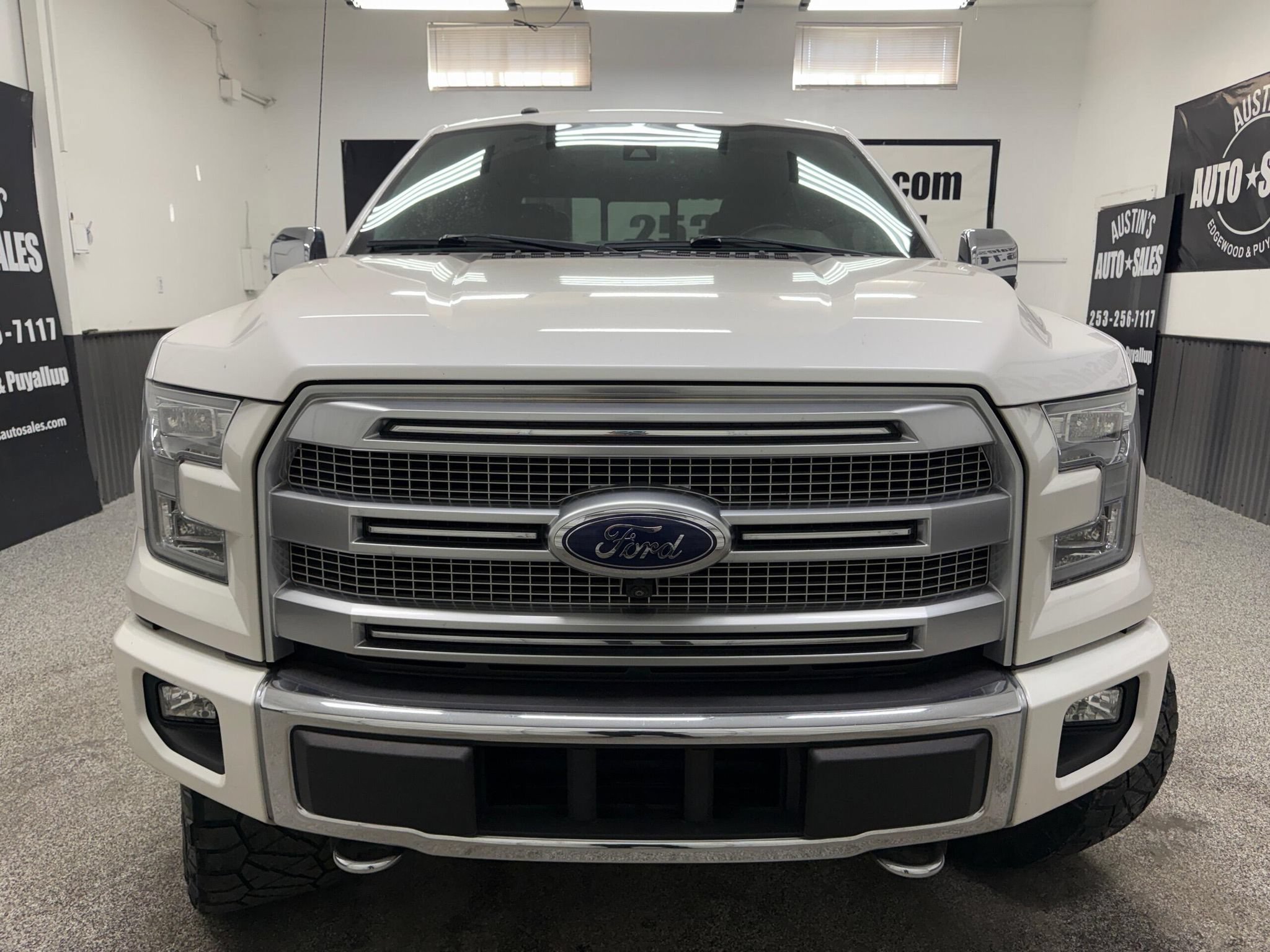 Used 2016 Ford F150 Platinum w/ Equipment Group 701A Luxury AWD/4WD image 5