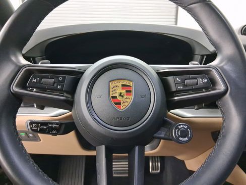 Certified 2024 Porsche Cayenne Coupe AWD/4WD image 19