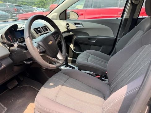 Used 2015 Chevrolet Sonic LT FWD image 20