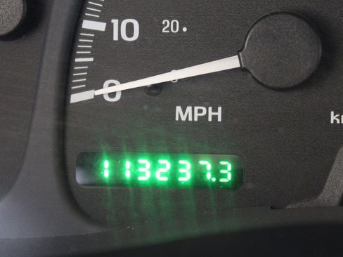 Used 2002 Lincoln Blackwood RWD image 13