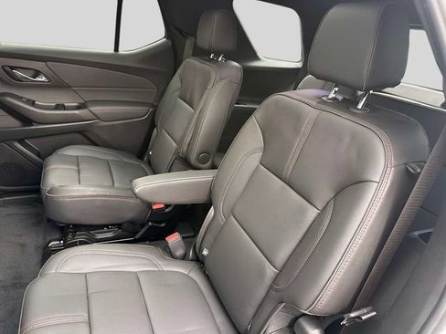 Used 2023 Chevrolet Traverse RS AWD/4WD image 16