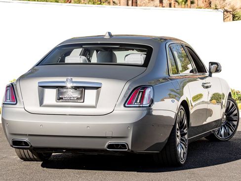 Certified 2026 Rolls-Royce Ghost Extended Wheelbase AWD/4WD image 2