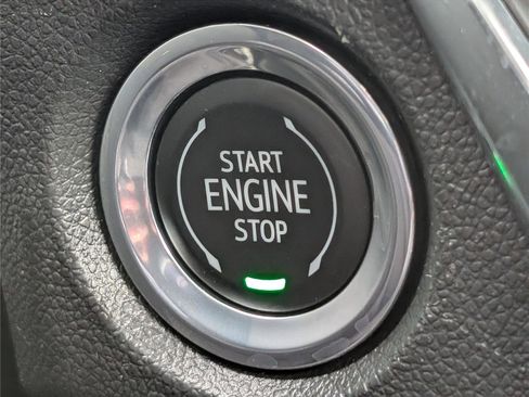 Used 2025 Buick Encore GX Avenir w/ Avenir Technology Package image 30