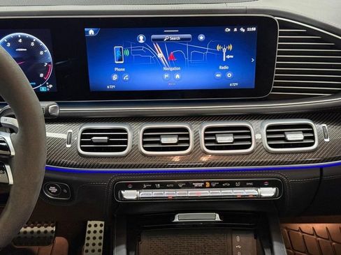 Used 2024 Mercedes-Benz GLS 63 AMG 4MATIC image 11