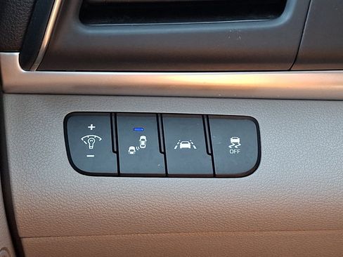 Used 2019 Hyundai Elantra Value Edition FWD image 25