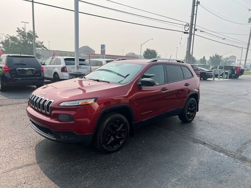 Used 2016 Jeep Cherokee Sport w/ Cold Weather Group AWD/4WD image 2