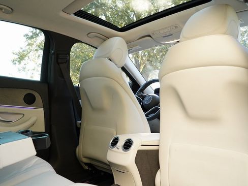 Used 2021 Mercedes-Benz E 350 Sedan image 37