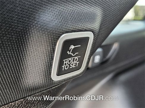 New 2025 Jeep Grand Cherokee Altitude image 12