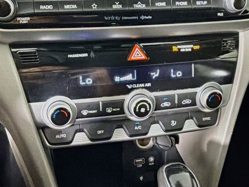 Used 2019 Hyundai Elantra Limited FWD image 23